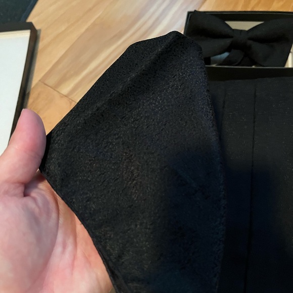 Bow Tie and Cummerbund Set - Picture 3 of 3